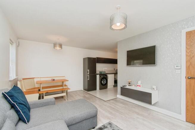 2 bed Terraced for sale Image 8