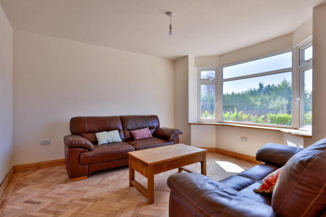 6 bed Detached for sale Image 10