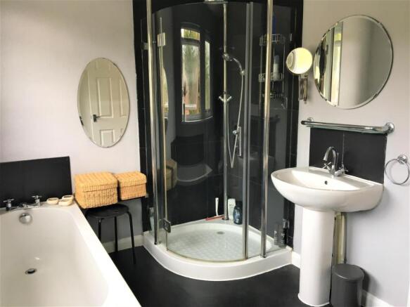 Bathroom 2-EDITED.jpg
