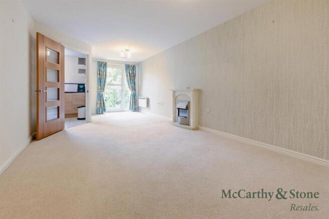 Living Room: