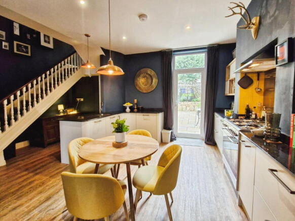 4 bed Terraced for sale Image 9