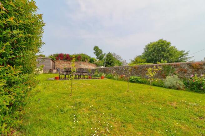 Garden 1 new.jpg