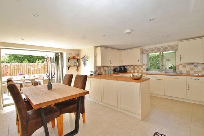 Kitchen/Breakf...
