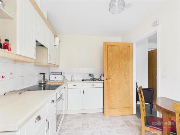 2 bed Flat for sale Image 8