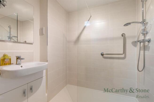 2 bed Apartment for sale Image 7