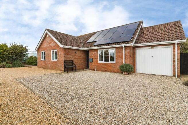 3-bed detached on Old Forge Close, Woodton, Bungay, £450,000