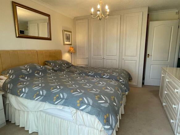 Bedroom..jpg