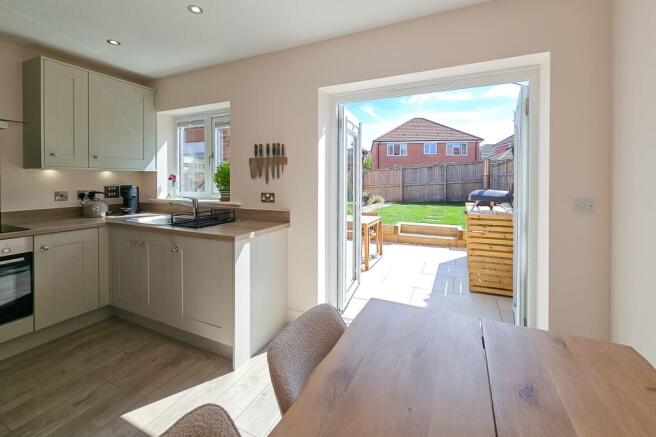 2 bed End of Terrace to rent Image 9