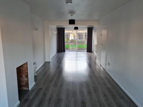 Living room/Dinin...