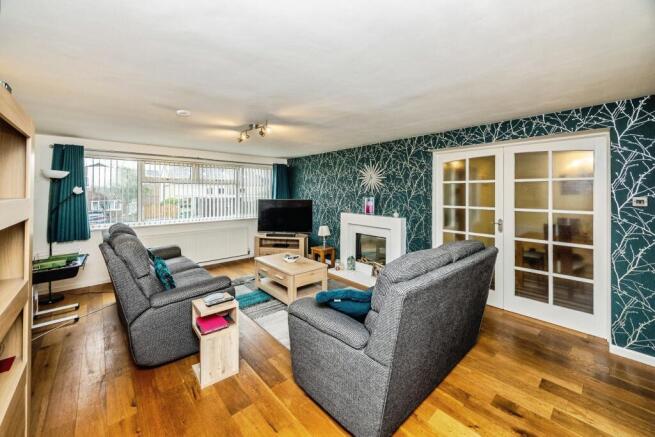 4 bed Detached for sale Image 5