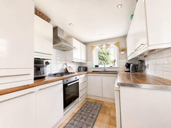 3 bed Semi-Detached for sale Image 4