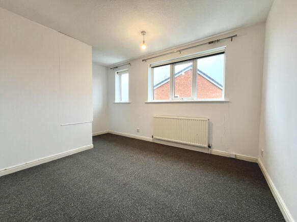 2 bed Semi-Detached to rent Image 6