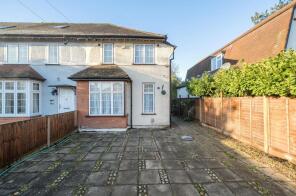 72a The Reddings, Elm Park, Stanmore HA7 4BQ