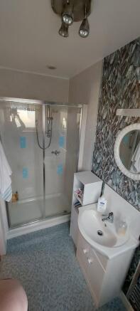 En suite 2.jpg