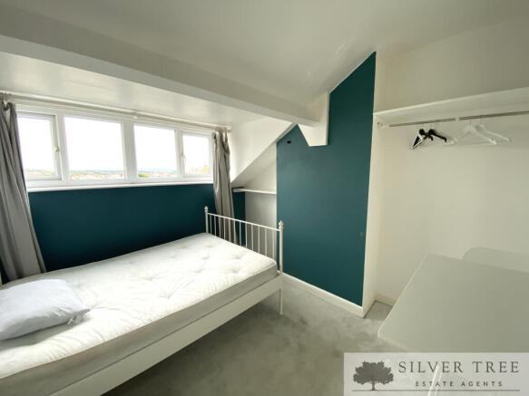 4 bed Terraced for sale Image 9