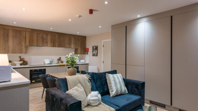 9 bed House of Multiple Occupation to rent Image 9