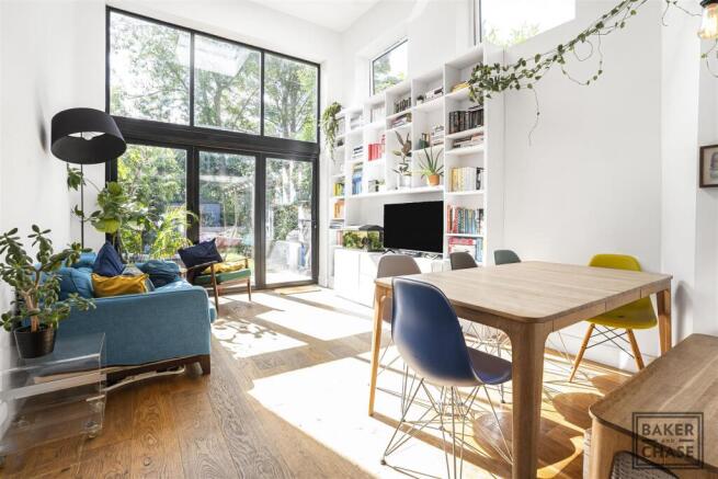 Open plan lounge/kitchen