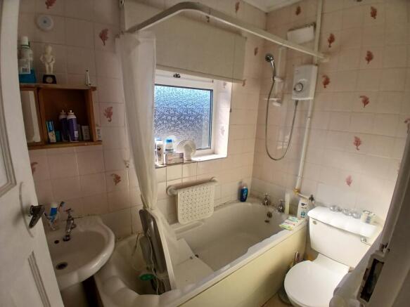 3 bed Semi-Detached for sale Image 12