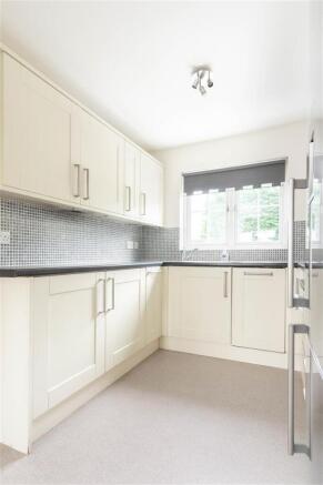 4 bed Town House for sale Image 11