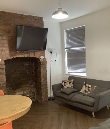 3 bed House to rent Image 5