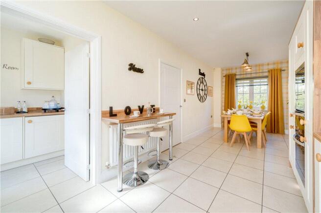 4 bed Detached for sale Image 12