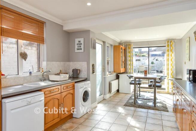 Kitchen/ Breakfast Room