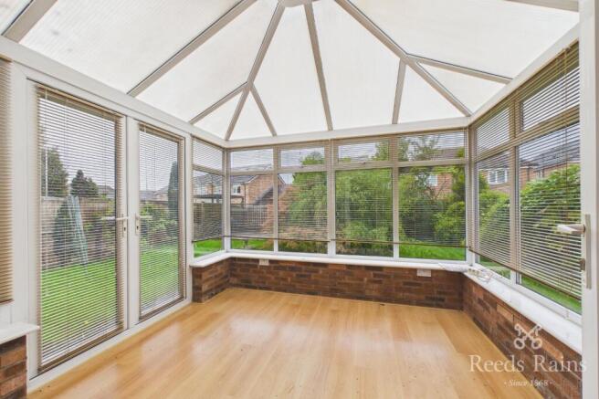 Dunniwood Drive, Castleford, West Yorkshire, WF10 photo 4