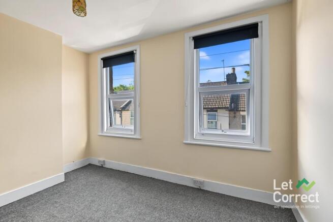 Main Bedroom ¿ Dual Windows