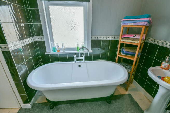 3 bed Terraced for sale Image 10