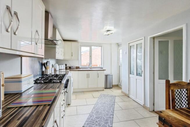 2 bed Semi-Detached for sale Image 8