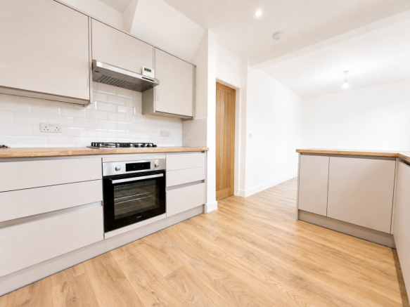 3 bed Semi-Detached for sale Image 5