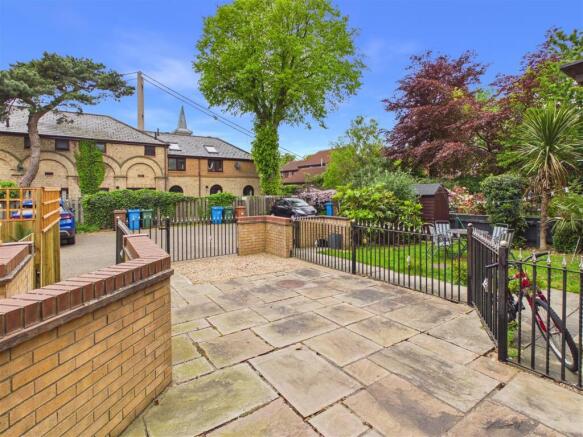 2 bed Terraced for sale Image 4