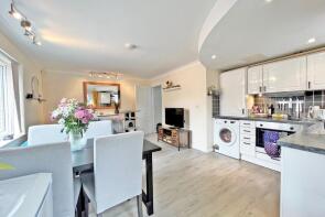 4, Robin Hill House, Monteagle Lane, Yateley GU46 6NB