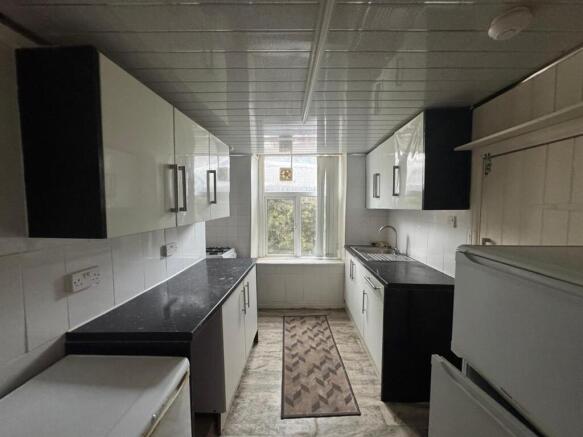 Kitchen 5.jpg
