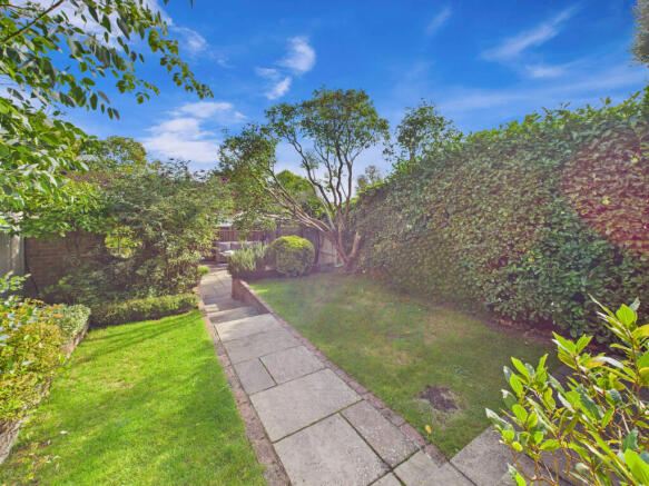 CAM02909G0-PR0483-STILL014