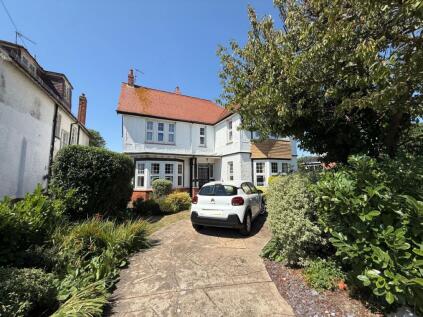 Second Avenue, Frinton-on-sea