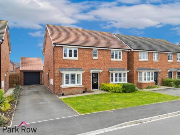 5 bed Detached for sale Image 7