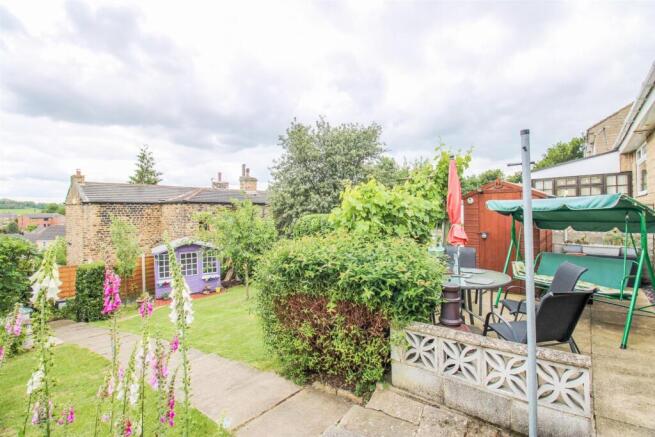 2 bed Semi-Detached Bungalow for sale Image 10