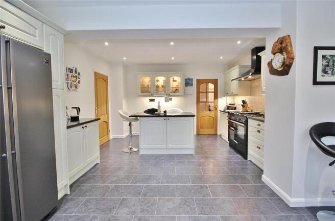 Kitchen/B'fast Room