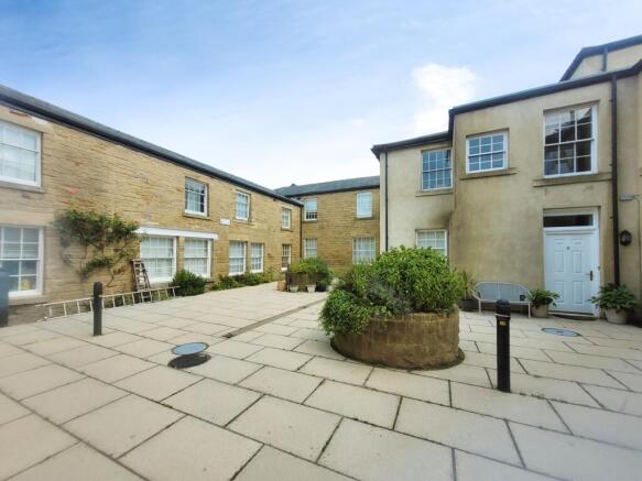 2 bed Flat for sale Image 12