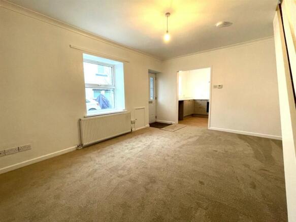 104 b lounge 2.jpg