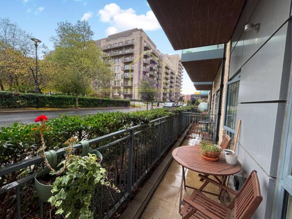 Studio flat on Argent House, Beaufort Square, London, NW9, £305,000
