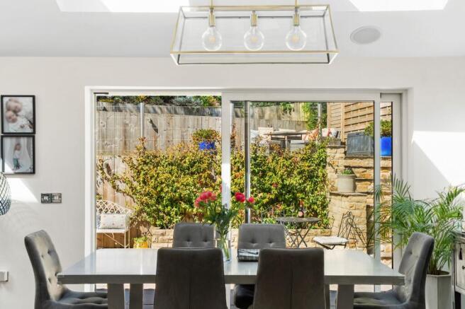4 bed Detached for sale Image 9