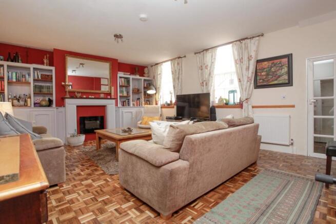 Flat A, 17 Wellingto