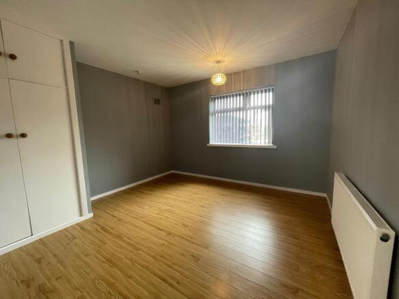 2 bed Flat to rent Image 5