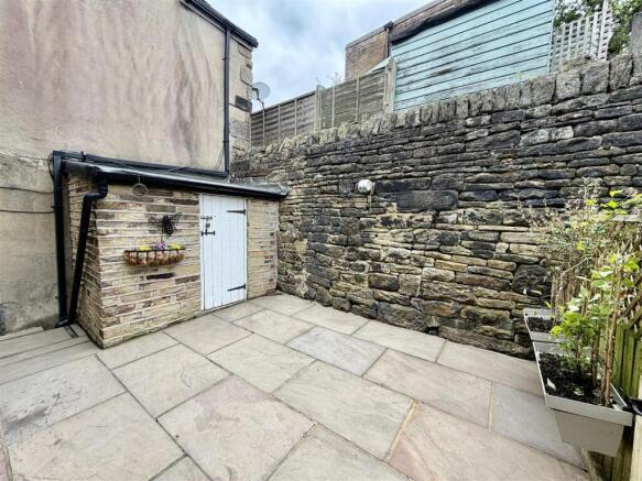 EXTERNAL REAR GARDEN