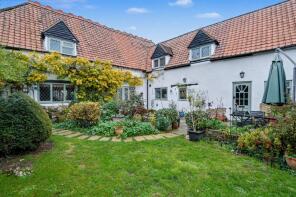 5 Baghill Barn, Station Road, Aylesbury HP17 8AJ
