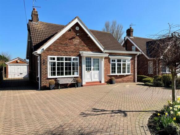 3 bed Detached Bungalow for sale Image 12
