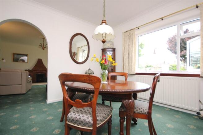04 Dining Room