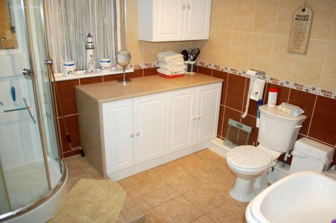SHOWER ROOM
